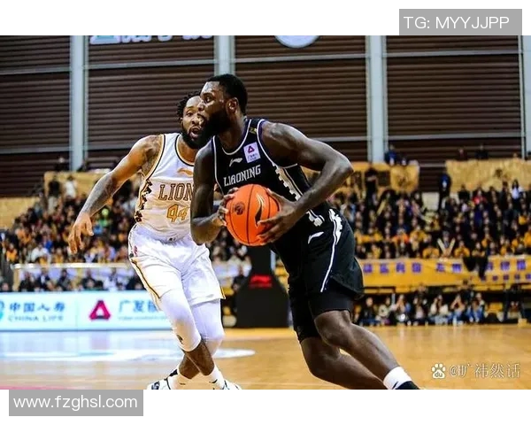 CBA常规赛第7轮精彩对决广东队迎战新疆队全力争胜展现球队实力